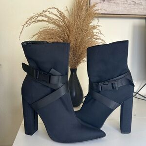 Black Heel Boots w/traps